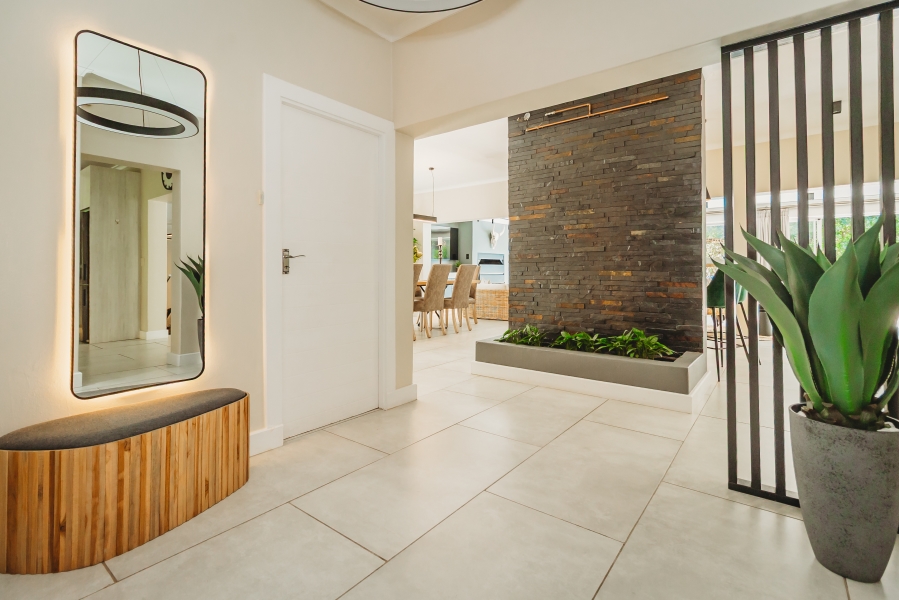 5 Bedroom Property for Sale in Heather Park Western Cape